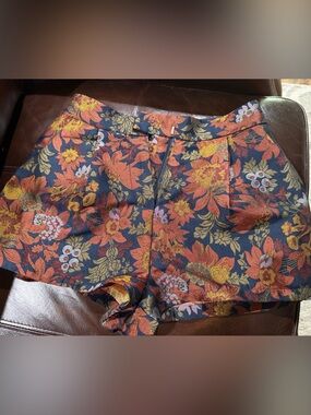 Floral Moodie JacquardNavy shorts with Rust and Mustard Blossoms